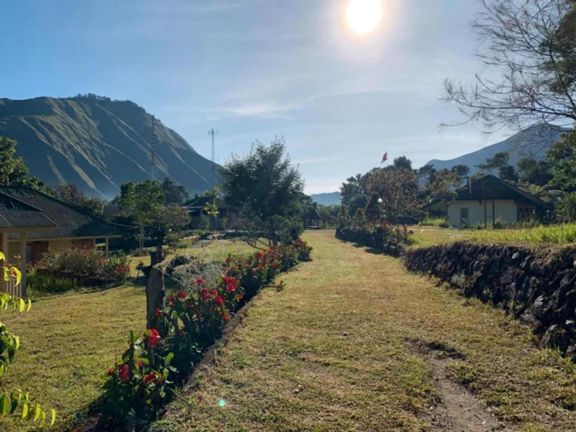 Lembah Rinjani Villa & Resto Syariah By Ecommerceloka Сембалун Лауанг Екстериор снимка